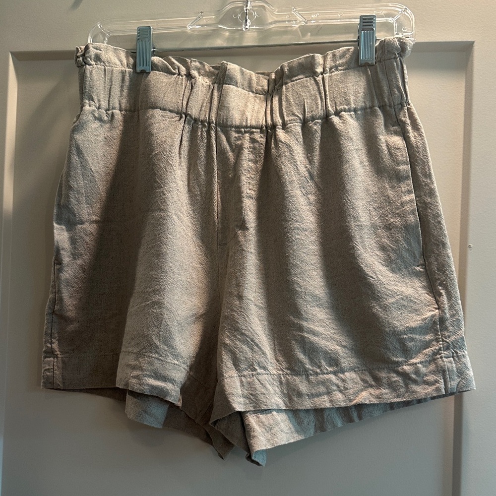 Tan Women‘a linen blend paper bag elastic high rise waisted shorts Size Small